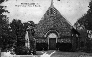 carte postale ancienne représentant la chapelle du Séminaire de Montmagny dans les années 1930