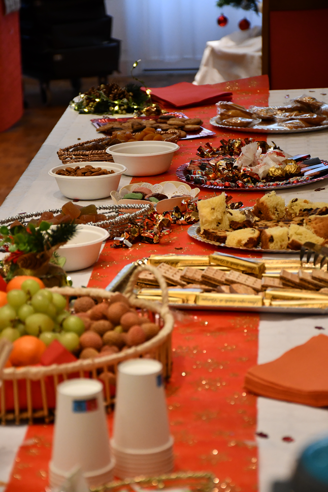 Remise des colis de Noël aux seniors