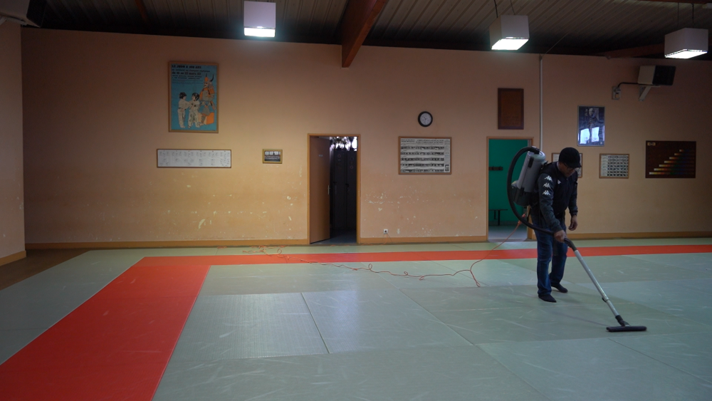 louis nettoie le dojo